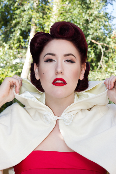 Tara Starlet Caroline Cape