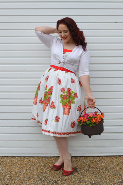 Dyann Flower Pot White Retrospec'd