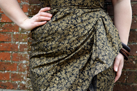 Vivien of Holloway Black Golden Leaves Sarong Set