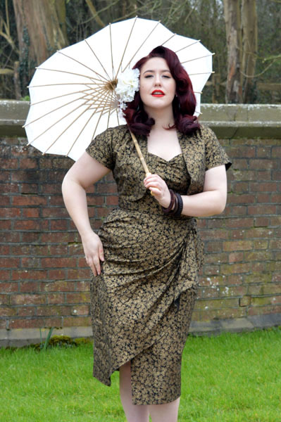 Vivien of Holloway Black Golden Leaves Sarong Set