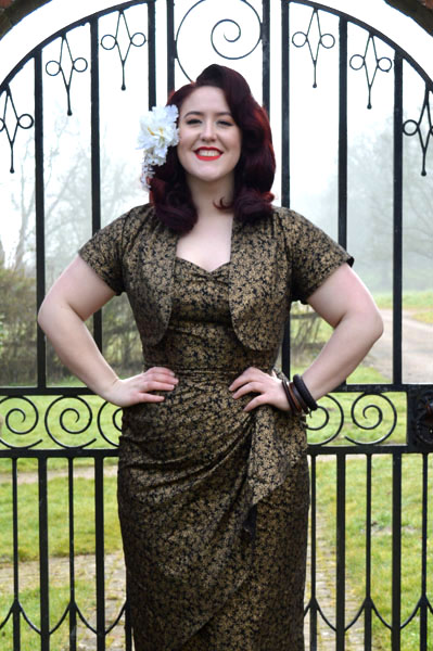 Vivien of Holloway Black Golden Leaves Sarong Set