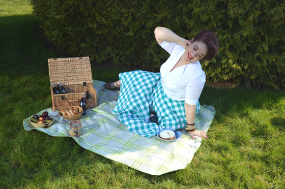 Heart of Haute Picnic Skirt and Gretta Shirt white