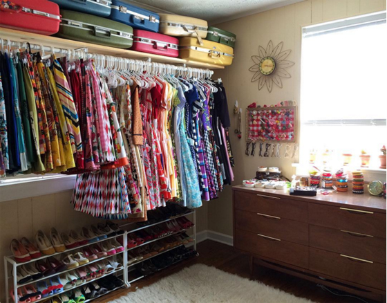 Amanda/ModernJuneCleaver's amazing closet and luggage collection