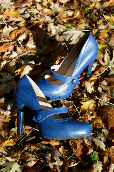 Lulu Hun Navy Dolly High Heels Collectif