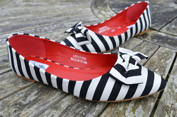 Becca Striped Flats by Lulu Hun
