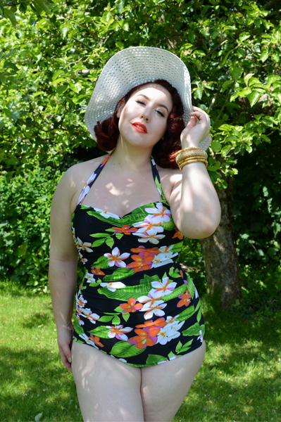 For Luna Carmen Exotic Flowers swimsuit plus size