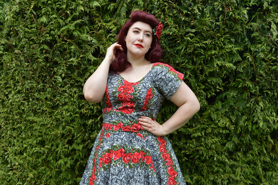 Miss Amy May Love UR Look 1950s Rose Belt Front dress