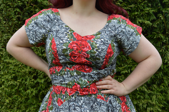 Miss Amy May Love UR Look 1950s Rose Belt Front dress