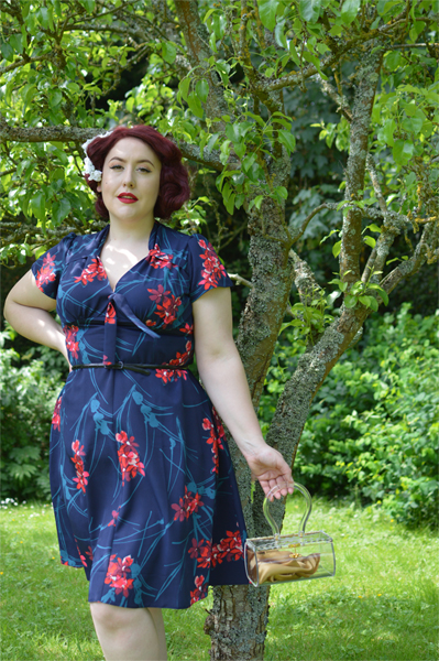 Pretty Retro Tiki Pretty 40s Tea Time dress