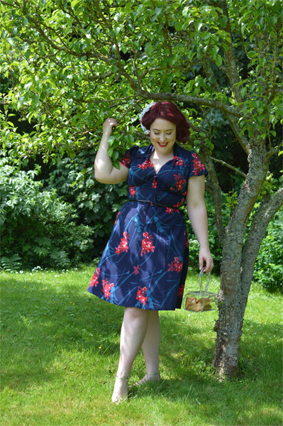 Pretty Retro Tiki Pretty 40s Tea Time dress