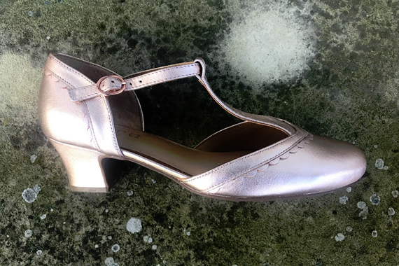 Collectif Clothing navy velvet Clara swing dress christmas party Hotter shoes Rose Gold Viviene heels Miss Amy May plus size pinup fit size review