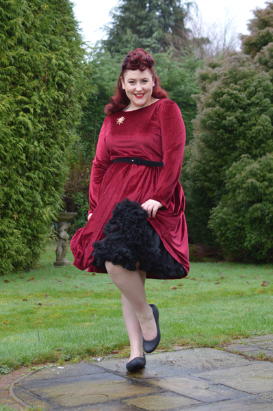 Miss Amy May plus size pinup review Dolly & Dotty 23 inches 59cm soft nylon fluffy petticoat giveaway contest