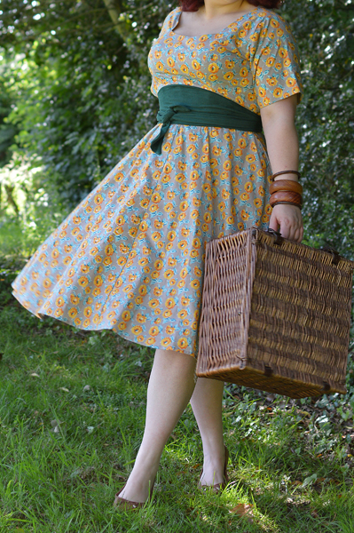 Love UR Look yellow blue grey floral print dress fit sizing review win a dress Miss Amy MsyLove UR Look yellow blue grey floral print dress fit sizing review win a dress Miss Amy May