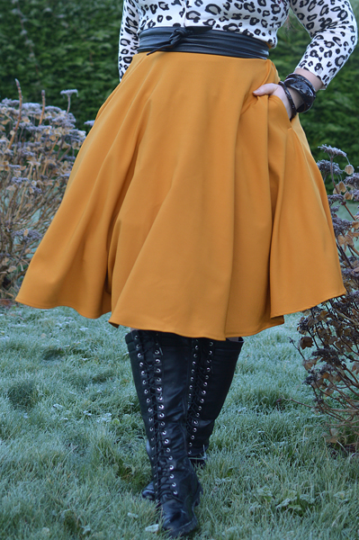 Amelie 50s mustard skirt Hell Bunny gifted Miss Amy May plus size pinup fit size review discount code Amymay20!% hellbunny.com