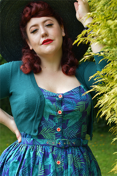 Fit and size review of the Navy Cool Palm Jemima dress gifted by Collectif by plus size pinup Miss Amy May