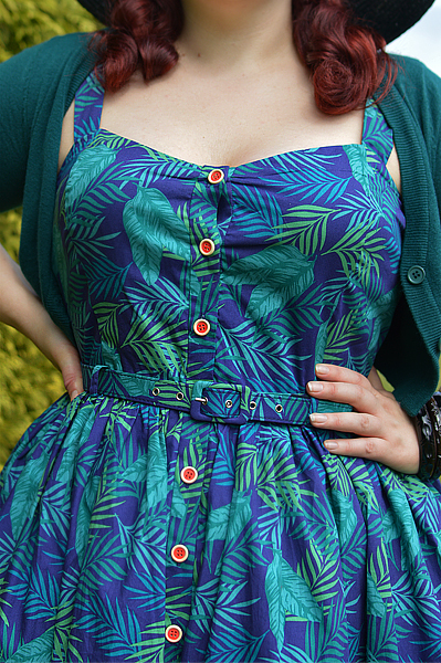 Fit and size review of the Navy Cool Palm Jemima dress gifted by Collectif by plus size pinup Miss Amy May