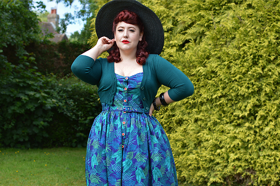 Fit and size review of the Navy Cool Palm Jemima dress gifted by Collectif by plus size pinup Miss Amy May
