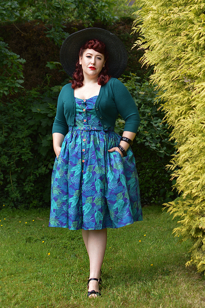 Fit and size review of the Navy Cool Palm Jemima dress gifted by Collectif by plus size pinup Miss Amy May