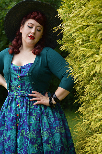 Fit and size review of the Navy Cool Palm Jemima dress gifted by Collectif by plus size pinup Miss Amy May