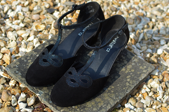 Black Darcy heels gifted by Hotter Shoes fit size review Miss Amy May t-strap ankle strap vintage inspired shoes heels