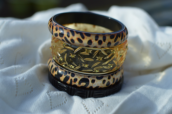 Miss Amy May features vintage inspired rockabilly jewellery small business Bow and Crossbones, carved bangles, bangle stacks