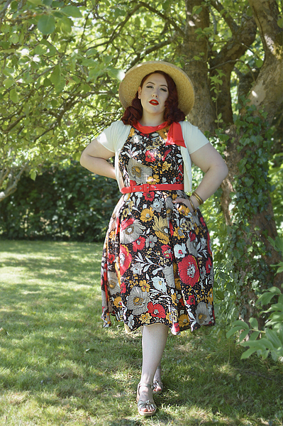 Fit and size review by plus size pinup Miss Amy May of the Eliana-Coral dress gifted by Miss Candyfloss