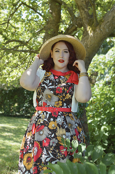 Fit and size review by plus size pinup Miss Amy May of the Eliana-Coral dress gifted by Miss Candyfloss