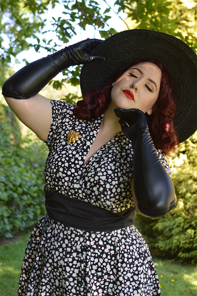 Size and fit review by plus sized pinup Miss Amy May of the miss Candyfloss Elina-Lou dress