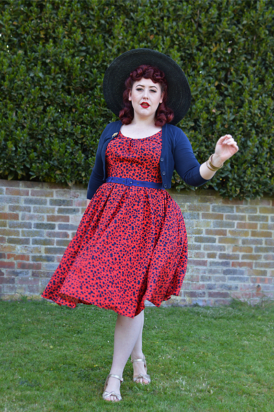 Plus size pinup Miss Amy May fit reviews the Flava-Rose dress gifted by Miss Candyfloss