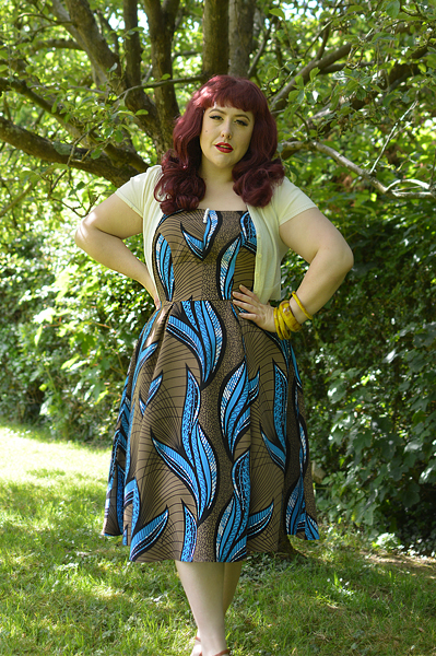 Fit and size review of the Baran-Blue dress by Miss Candyfloss by plus size pinup blogger Miss Amy May