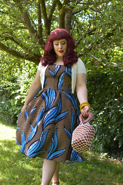 Fit and size review of the Baran-Blue dress by Miss Candyfloss by plus size pinup blogger Miss Amy May