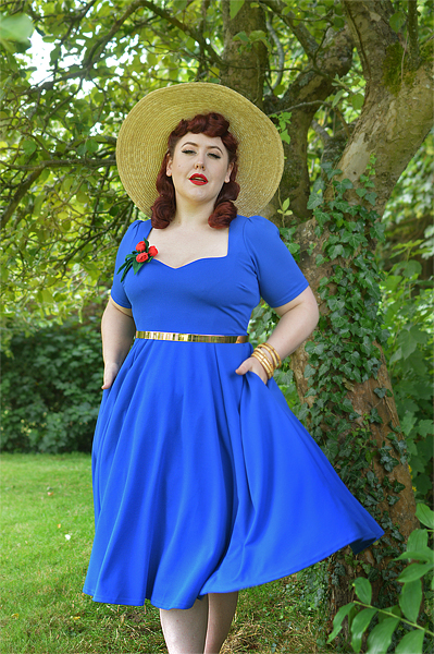 Fit and size review of Cerys' Closet Vera Sweetheart dress by plus size pinup Miss Amy May