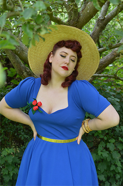Fit and size review of Cerys' Closet Vera Sweetheart dress by plus size pinup Miss Amy May