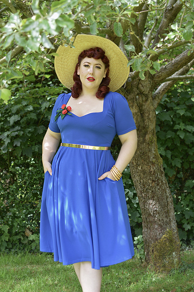 Fit and size review of Cerys' Closet Vera Sweetheart dress by plus size pinup Miss Amy May
