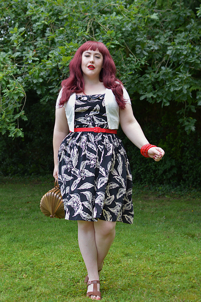 Fit and size review of the Chiara dress gifted by Hell Bunny by plus size pinup Miss Amy May. discount code amymay20!% for 20% off hellbunny.com