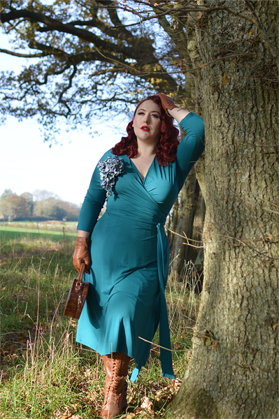 Fit and size review of the Aida Emerald Green wrap dress gifted by Marie Zélie by plus size pinup Miss Amy May