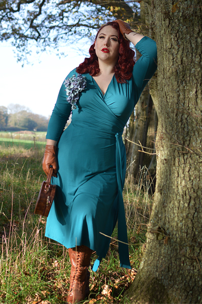 Fit and size review of the Aida Emerald Green wrap dress gifted by Marie Zélie by plus size pinup Miss Amy May