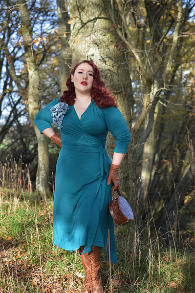 Fit and size review of the Aida Emerald Green wrap dress gifted by Marie Zélie by plus size pinup Miss Amy May