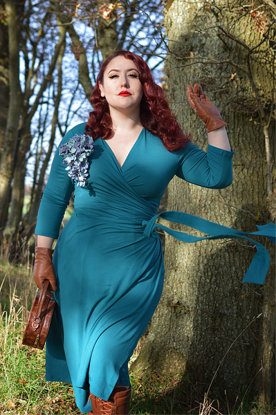 Fit and size review of the Aida Emerald Green wrap dress gifted by Marie Zélie by plus size pinup Miss Amy May