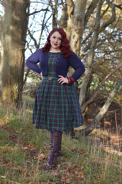 Fit and size review by plus size pinup Miss Amy May of the Annie Retro Check dress gifted by Dolly & Dotty