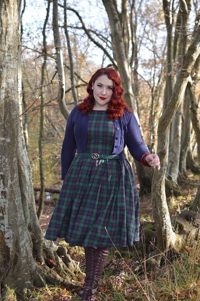 Fit and size review by plus size pinup Miss Amy May of the Annie Retro Check dress gifted by Dolly & Dotty