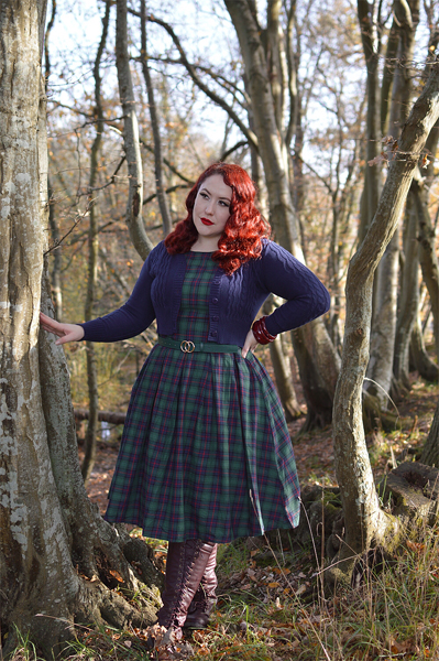 Fit and size review by plus size pinup Miss Amy May of the Annie Retro Check dress gifted by Dolly & Dotty