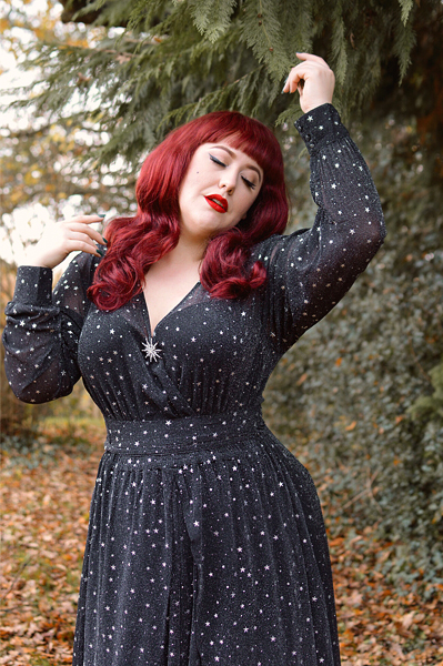 Fit size review by plus size pinup Miss Amy May of the Black & Stars Farrah Maxi dress gifted by Unique Vintage