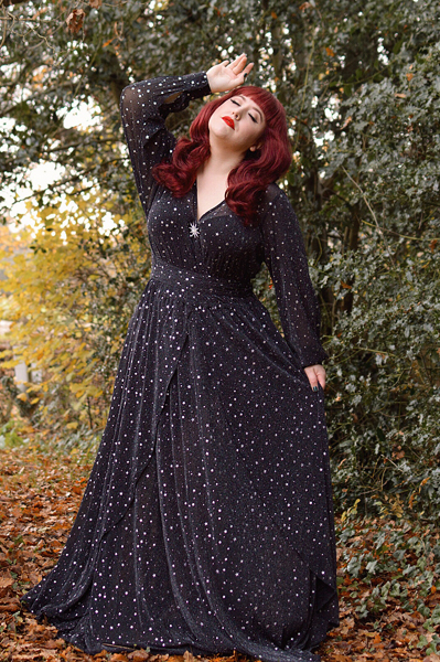Fit size review by plus size pinup Miss Amy May of the Black & Stars Farrah Maxi dress gifted by Unique Vintage