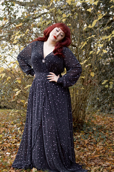 Fit size review by plus size pinup Miss Amy May of the Black & Stars Farrah Maxi dress gifted by Unique Vintage