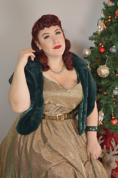 Fit and size review by plus size pinup Miss Amy may of the 1950s Iridescent Rose Gold Sparkle Martina Swing Dress gifted by Unique Vintage