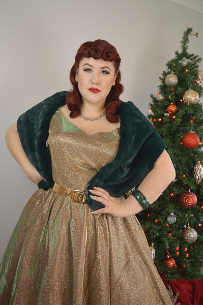 Fit and size review by plus size pinup Miss Amy may of the 1950s Iridescent Rose Gold Sparkle Martina Swing Dress gifted by Unique Vintage