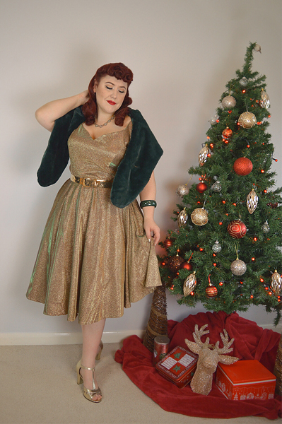 Fit and size review by plus size pinup Miss Amy may of the 1950s Iridescent Rose Gold Sparkle Martina Swing Dress gifted by Unique Vintage
