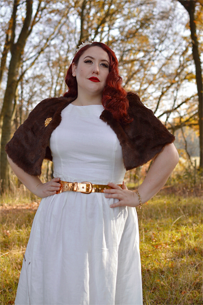 fit size review by plus size pinup Miss Amy May of the White Melania dress gifted by Marie Zélie