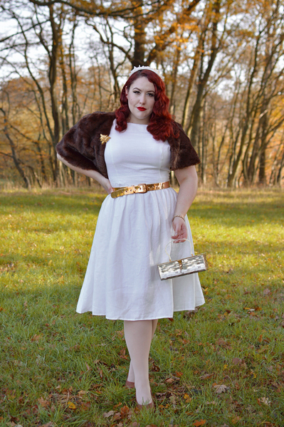 fit size review by plus size pinup Miss Amy May of the White Melania dress gifted by Marie Zélie